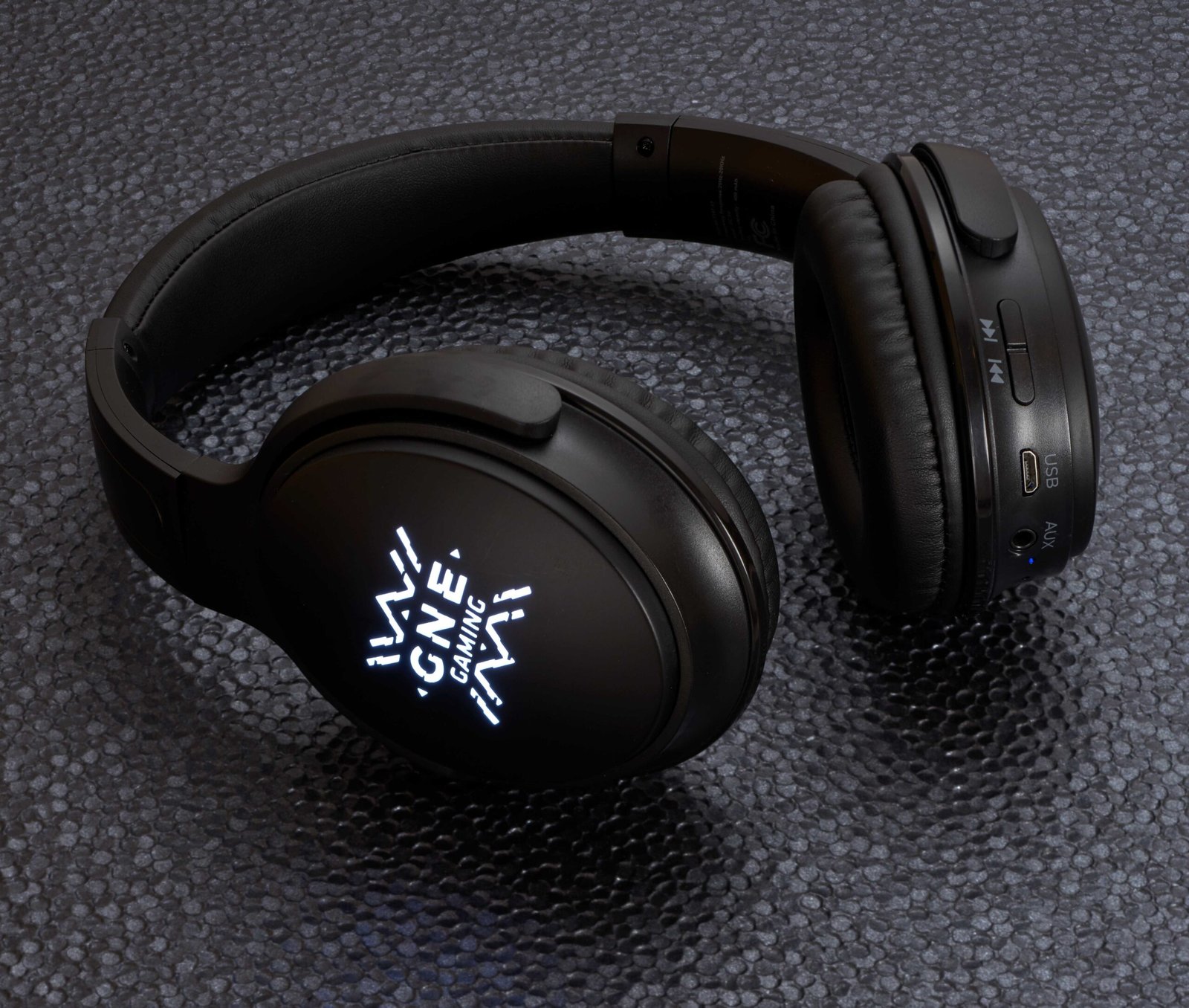 Light Up Logo Bluetooth Headphones - Image 3