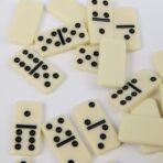 On-The-Go Dominoes Set - Image 4